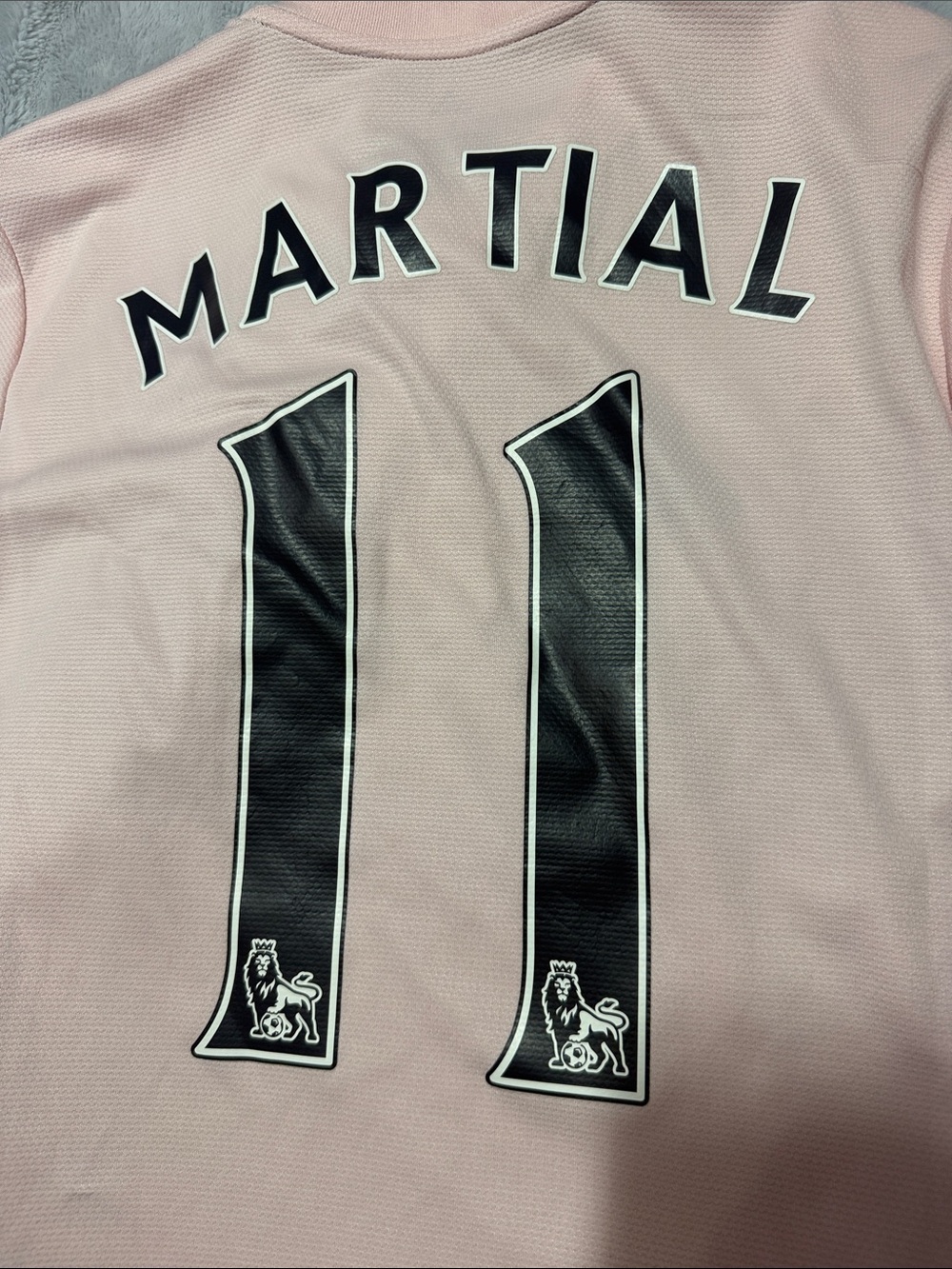 Adidas 2018-19 Manchester United away Anthony 'Martial' 11 Pink - Picture 4 of 5